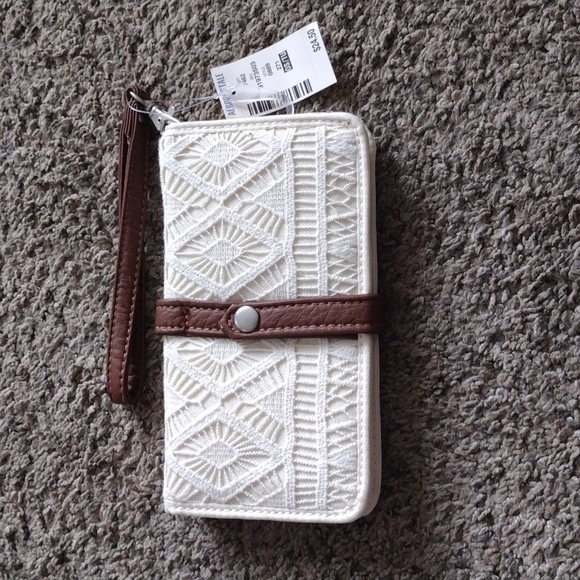 Aeropostale Handbags - Nwt Aeropostale Clutch
